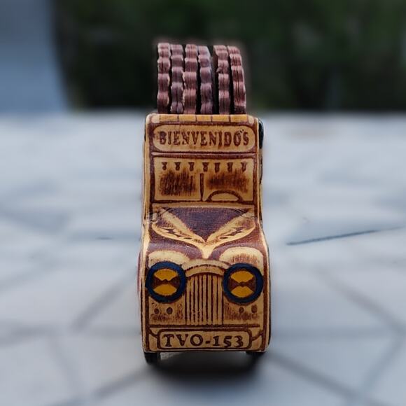 Colombia Folk Art Handcrafted Leather Bus Scalloped Coaster Holder Souvenir - Picture 2 of 11